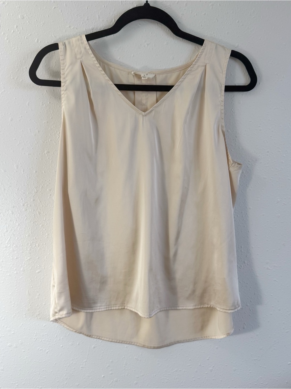 easel Cream V-Neck‎ Sleeveless Camisole